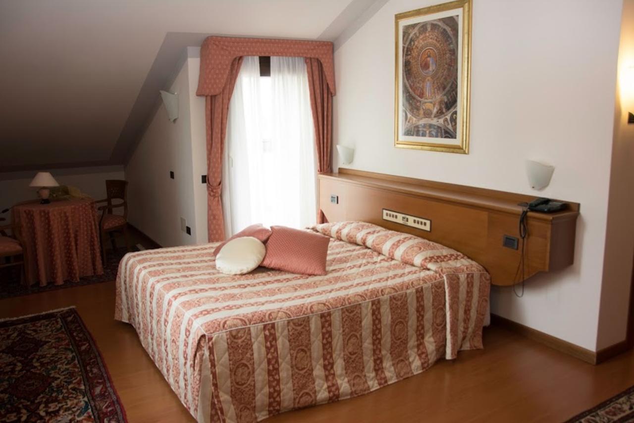 Hotel Piroga Padova Selvazzano Dentro Εξωτερικό φωτογραφία